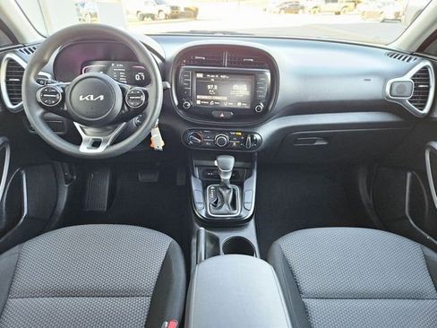 Used 2024 Kia Soul LX w/ Option Group 015 FWD image 15