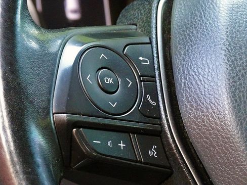 Used 2022 Toyota Camry SE FWD image 21