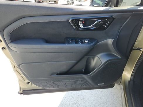 Used 2025 Subaru Forester Touring image 32