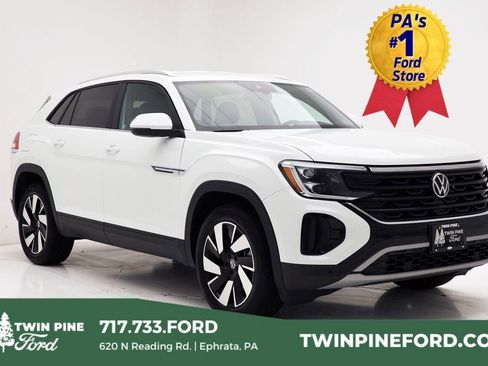 Used 2025 Volkswagen Atlas Cross Sport SE image 1