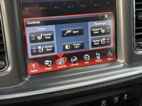 Used 2013 Dodge Charger R/T image 30