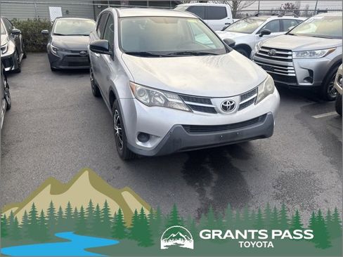 Used 2013 Toyota RAV4 LE image 1