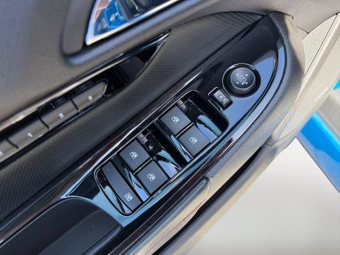 Used 2015 Chevrolet SS RWD image 21