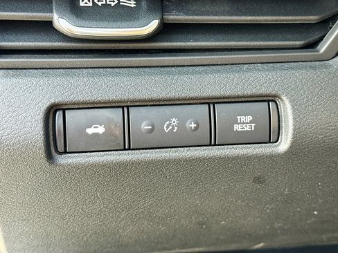 Used 2021 Nissan Altima 2.5 SV FWD image 11