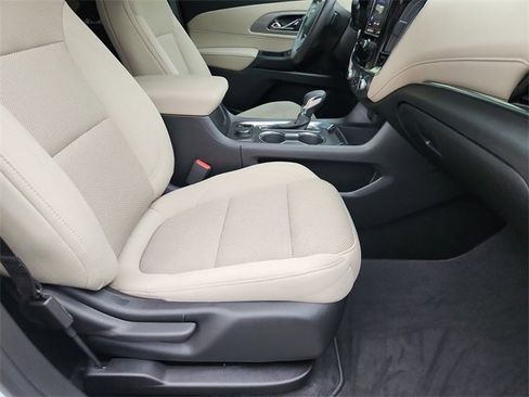 Used 2023 Chevrolet Traverse LS image 26