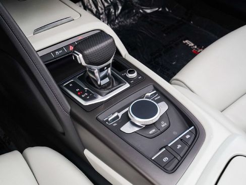 Used 2020 Audi R8 V10 w/ Carbon Exterior Package AWD/4WD image 22