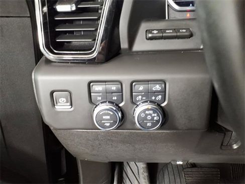 Used 2024 GMC Sierra 2500 AT4 w/ AT4 Premium Plus Package image 15