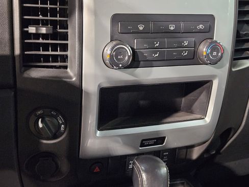 Used 2015 Nissan Titan PRO-4X AWD/4WD image 30