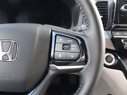 Certified 2025 Honda Odyssey Touring image 31