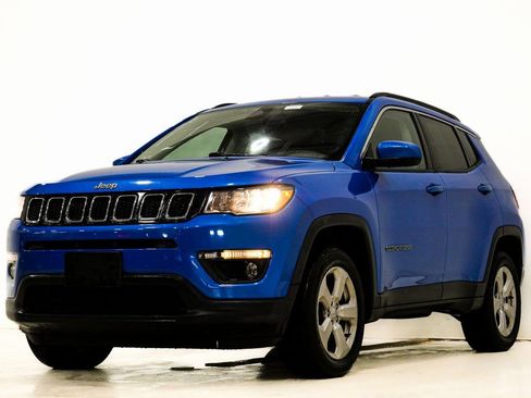 Used 2019 Jeep Compass Latitude w/ Cold Weather Group image 3