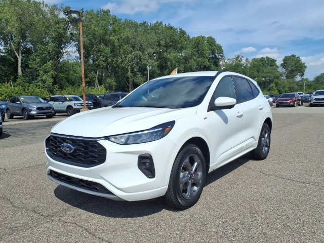Certified 2024 Ford Escape ST-Line Select w/ Tech Pack #2 AWD/4WD image 3
