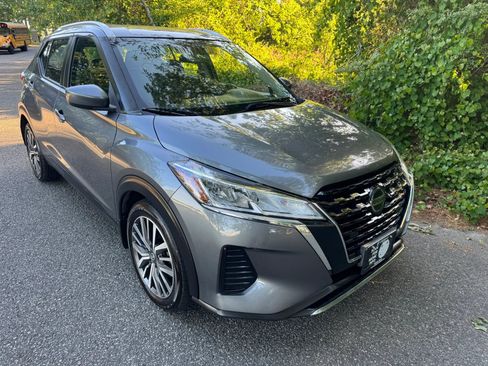 Used 2021 Nissan Kicks SV FWD image 4