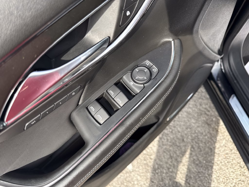 Used 2025 Buick Envision Preferred AWD/4WD image 11