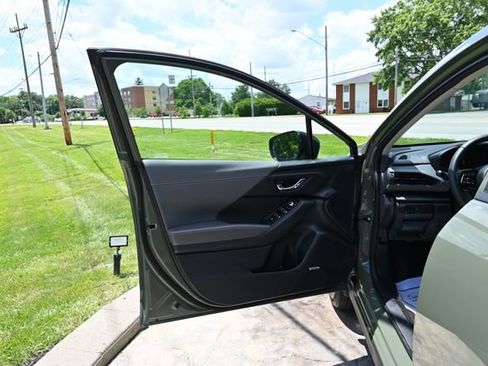 Used 2025 Subaru Crosstrek 2.5i Limited AWD/4WD image 26