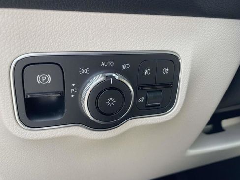 New 2026 Mercedes-Benz GLB 250 4MATIC image 37