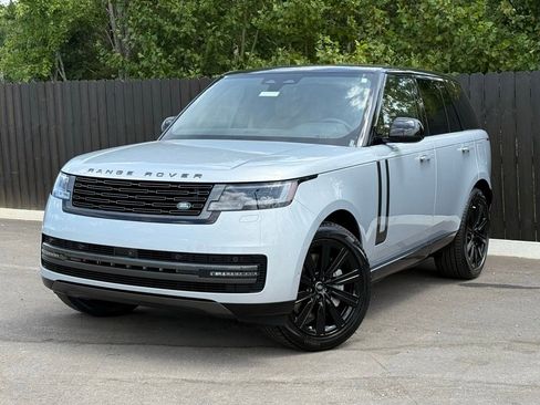 New 2025 Land Rover Range Rover SE image 1
