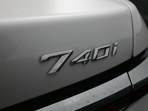 Used 2025 BMW 740i xDrive image 47