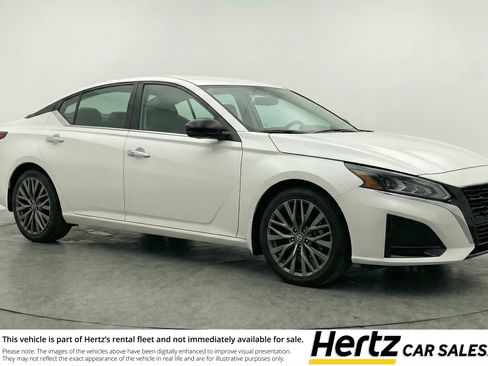Used 2025 Nissan Altima 2.5 SV FWD image 1