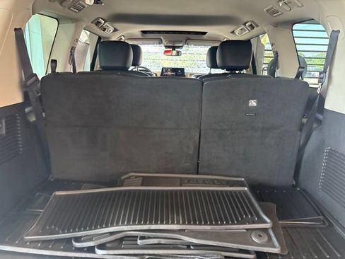 Used 2023 Nissan Armada SL w/ Captain's Chairs Package AWD/4WD image 12