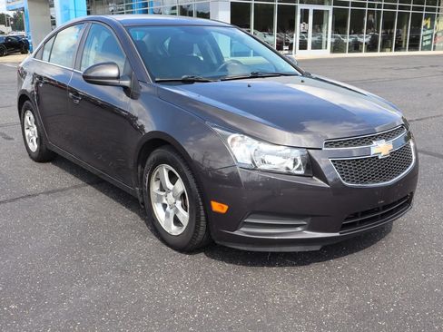 Used 2014 Chevrolet Cruze LT FWD image 2