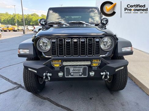 Certified 2025 Jeep Wrangler Sport AWD/4WD image 4