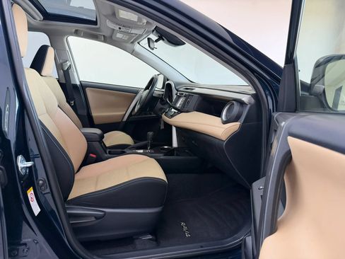 Used 2017 Toyota RAV4 XLE w/ Carpet Mat Package FWD image 28