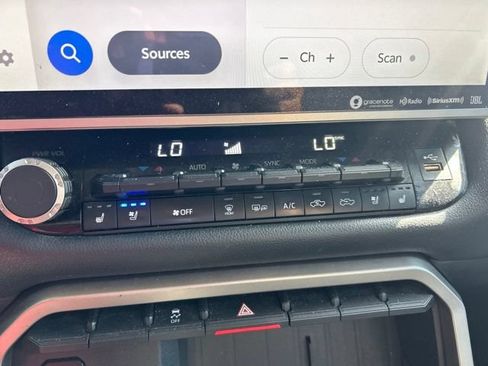 Used 2022 Toyota Tundra Limited RWD image 18