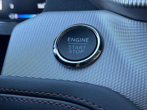 New 2025 Ford Explorer Active w/ Active Comfort Package image 24