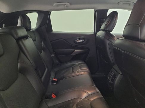 Used 2021 Jeep Cherokee Latitude Lux w/ Comfort/Convenience Group image 19