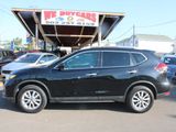 Used 2017 Nissan Rogue SV w/ Sun & Sound Touring Package image 3