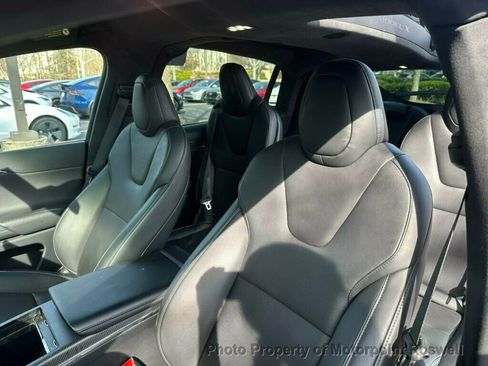 Used 2023 Tesla Model X Plaid image 11