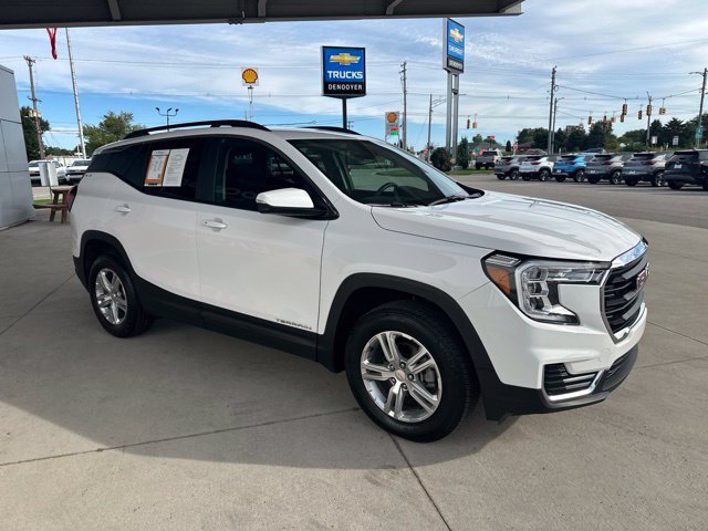 Used 2024 GMC Terrain SLE w/ Driver Convenience Package AWD/4WD image 4