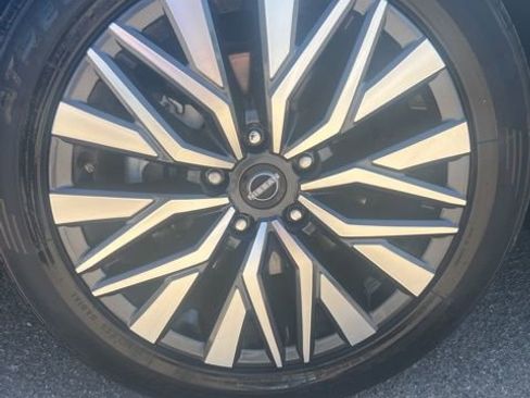 Used 2024 Nissan Altima 2.5 SV FWD image 35