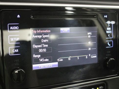 Used 2017 Toyota Corolla LE image 32