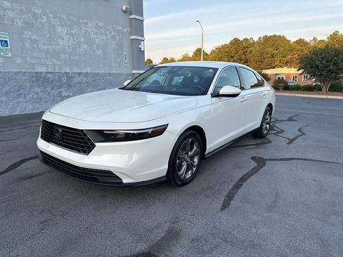 Used 2024 Honda Accord EX image 3