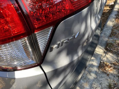 Used 2022 Honda HR-V LX image 22