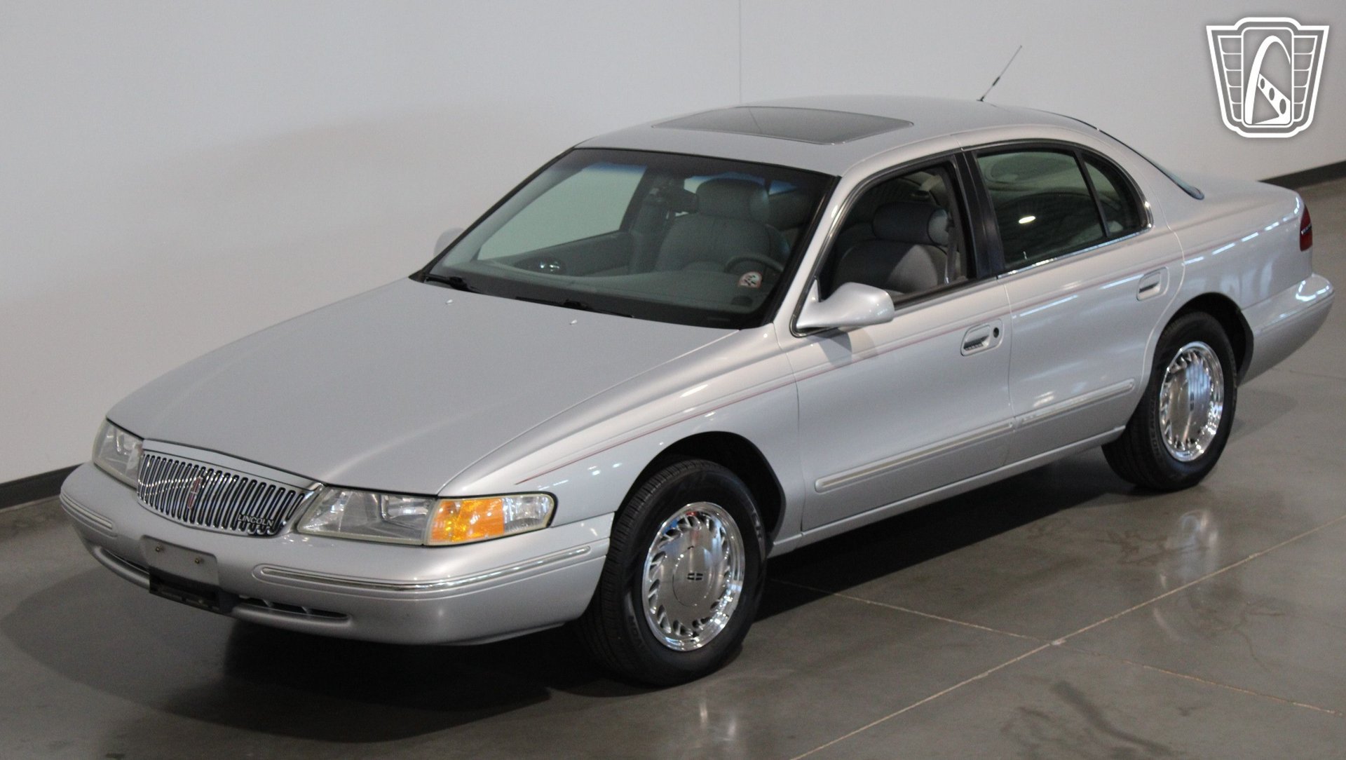 Used 1996 Lincoln Continental FWD image 12