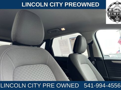 Used 2021 Ford Escape SE image 16