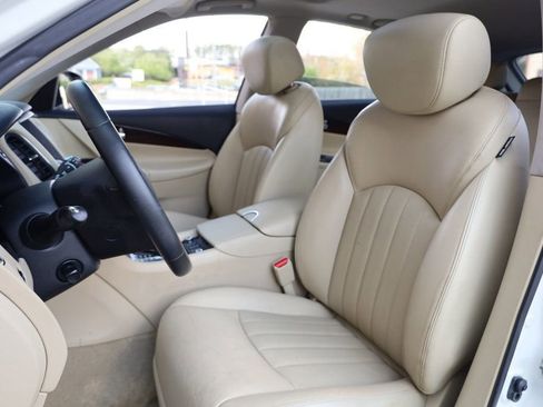 Used 2017 INFINITI QX50 Journey w/ Premium Package image 12