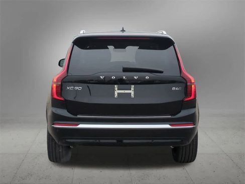 New 2026 Volvo XC90 B6 Plus w/ Protection Package Premier image 5