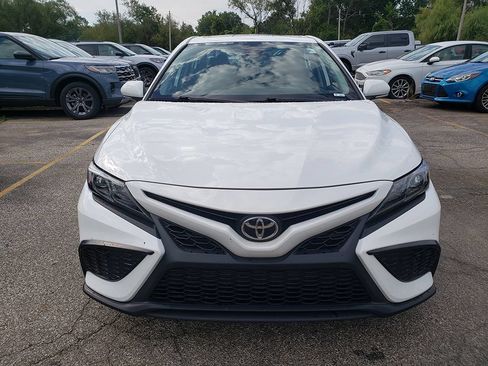 Used 2021 Toyota Camry SE w/ Cold Weather Package AWD/4WD image 2