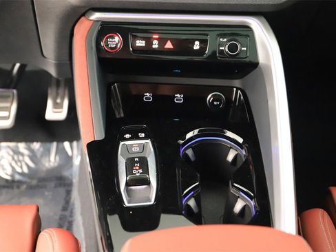 Certified 2025 Audi SQ5 Prestige image 21