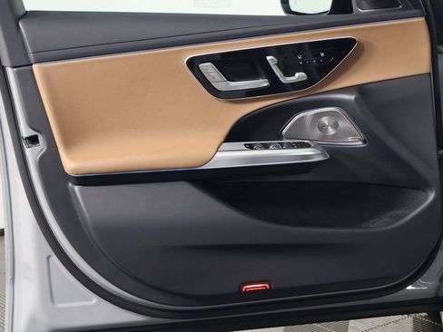 New 2026 Mercedes-Benz E 350 4MATIC Sedan image 7