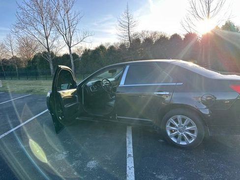 Used 2011 Lincoln MKZ image 14