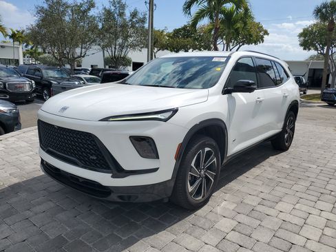 Used 2025 Buick Enclave Sport Touring image 2