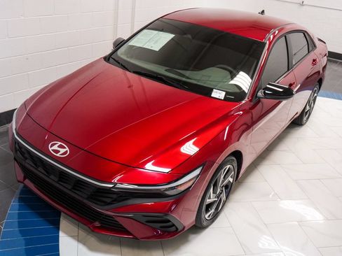 Used 2025 Hyundai Elantra Sport FWD image 36