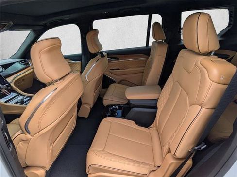 Used 2025 Jeep Grand Cherokee L Summit AWD/4WD image 16