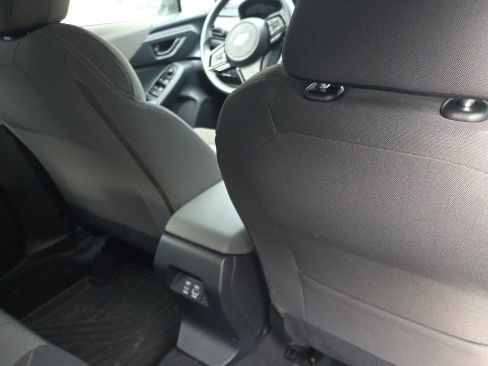 Used 2025 Subaru Crosstrek 2.0i Premium image 13