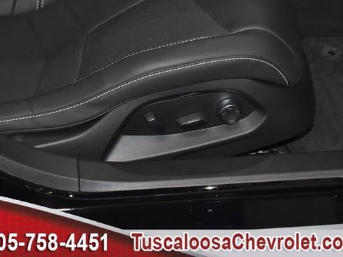 Used 2024 Chevrolet Corvette Stingray Preferred Cpe w/ Body-Color Dual Roof Package image 20