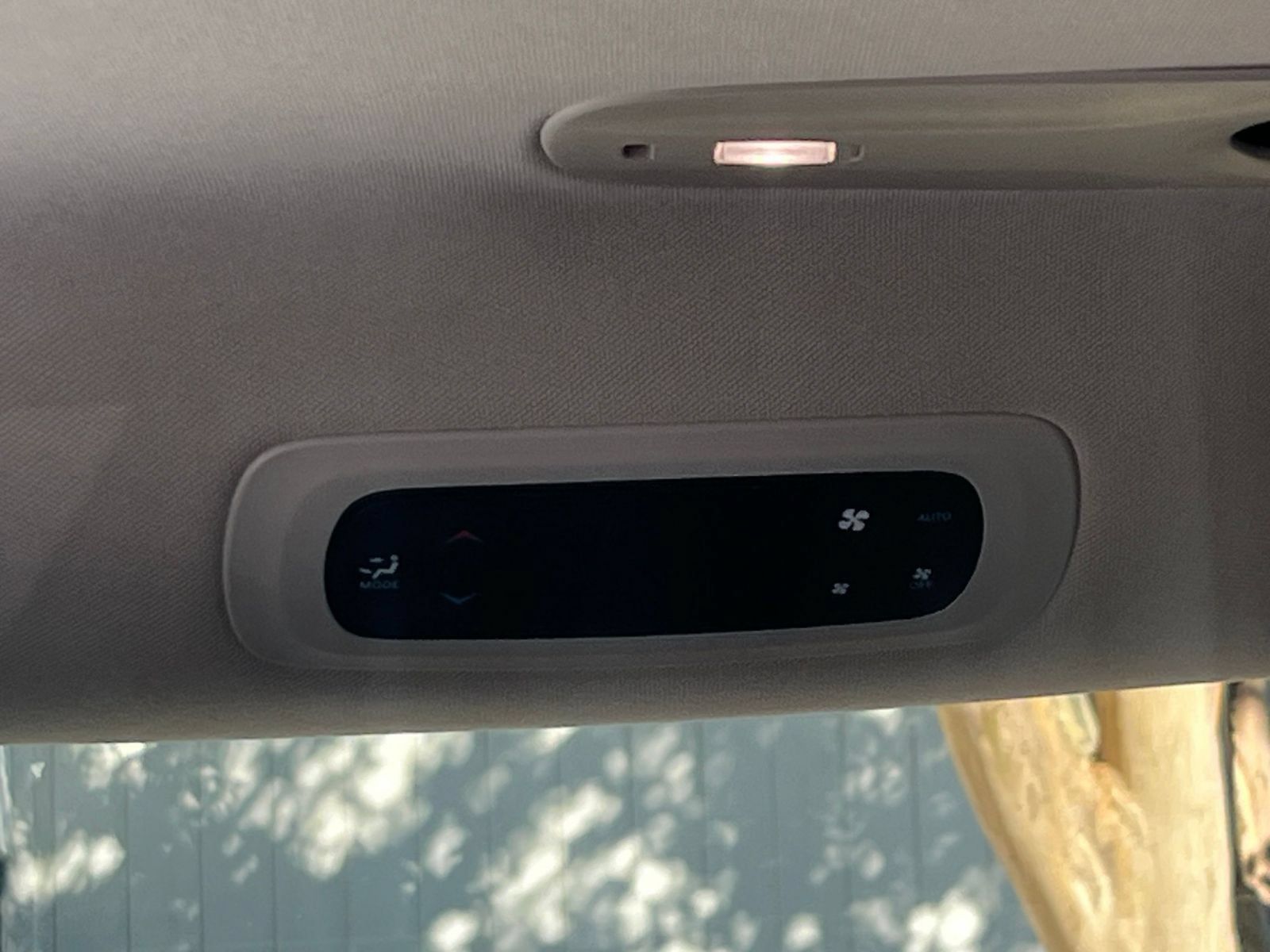 Used 2024 Chrysler Pacifica Touring-L FWD image 22